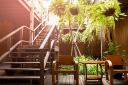 Escaleras de madera para exterior