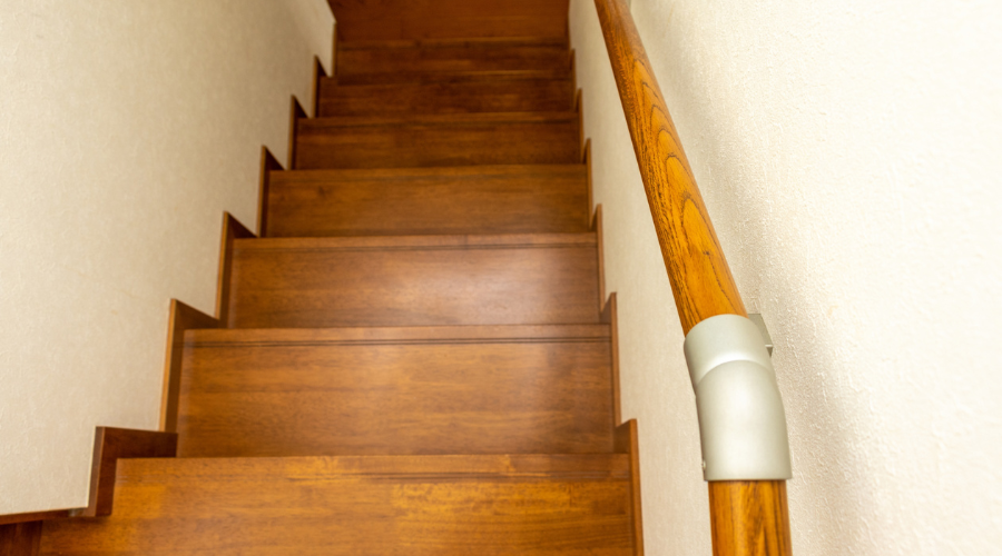 Elegir un buen pasamanos marca la diferencia a largo plazo